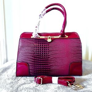 *BRAND NEW* Red Leather hand bag Crocodile